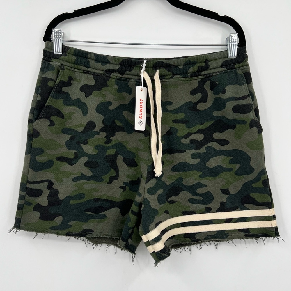 🆕 NWT SUNDRY Honey Stripe Camo Shorts Pine Raw Hem Pockets Drawstring Size Large